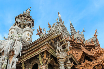 Fototapeta na wymiar Close up on the roof of Sanctuary of Truth, Pattaya, Thailand.