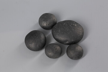 black stones，铍,be,beryllium ore
