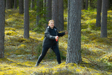 Fototapeta premium the woman got lost in the forest.