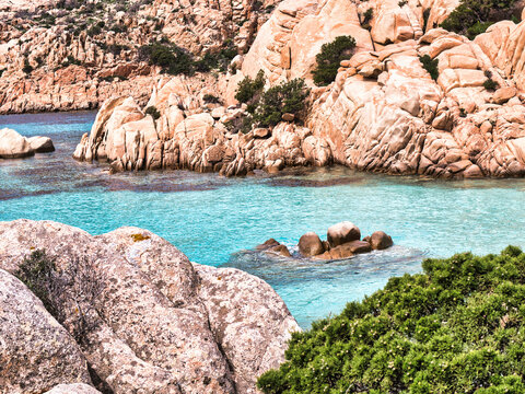 Splendida vista della famosa Spiaggia di Cala Coticcio in Sardegna