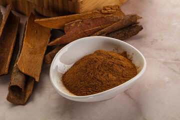 Natural Cinnamon powder with sticks