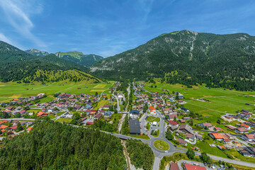 Ausblick auf Weißenbach am Lech im Naturpark Tiroler Lechtal