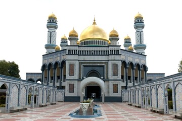 Fototapeta na wymiar View of Masjid Jame Asr Hassanil Bolkiah mosque in Bandar Seri Begawan, the capital of Brunei Darussalam. Borneo island. Asia.