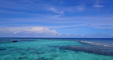 Obraz premium Aerial beautiful view of sea with emerald water