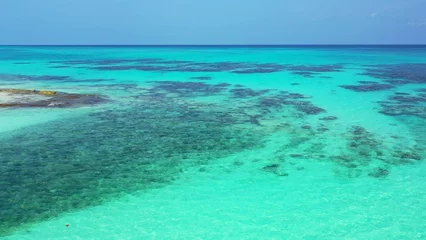 Foto op Plexiglas anti-reflex Beautiful view of a calm blue sea on sunny day in Asia © Wirestock