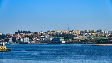 Fototapeta premium Douro River and cityscape in Porto, Portugal