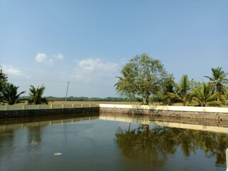 Fototapeta na wymiar Temple tanks are wells or reservoirs built as part of the temple complex near Indian temples.