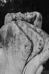 sculpture black and white