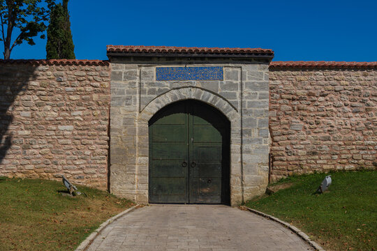 aged, ancient, antique, arch, arched, arches, architecture, archway, brick, carve, castle, church, courtyard gate, decor, door knocker, doors, doors and arches, doorway, entrance, facade building, fen