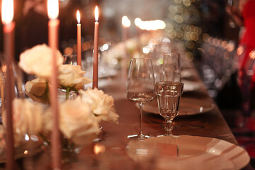Decorations and dishware on banquet table