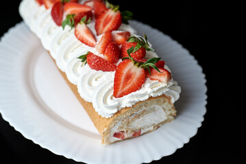 cheesecake with strawberries