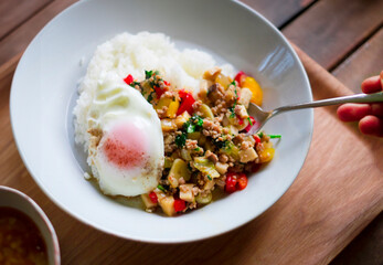 家でガパオライス