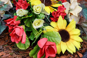 Summer wedding decoration made of artificial flowers.