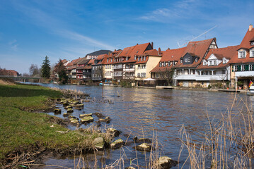Altstadt Bamberg und der Fluss Regnitz Oberfranken Deutschland
