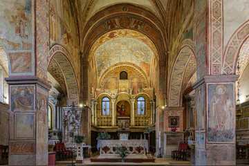 Feltre, interno santuario dei santi Vittore e Corona - obrazy, fototapety, plakaty