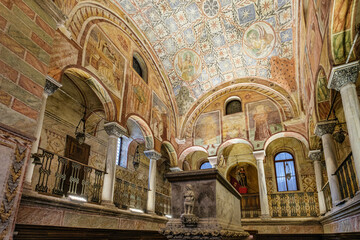 Feltre, interno santuario dei santi Vittore e Corona