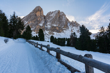 sentiero innevato passo delle erbe