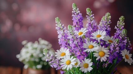 Obraz premium A wooden table holds a vase with purple and white blooms Adjacent, another vase displays the same hue blend