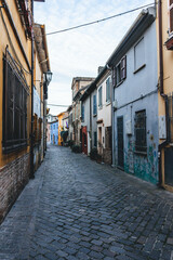 Fototapeta na wymiar street in the old town with beautiful colored houses 