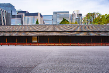 Edo Sentinel: Hyakunin-bansho Guardhouse Amid Tokyo's Modernity, April 2024 - obrazy, fototapety, plakaty
