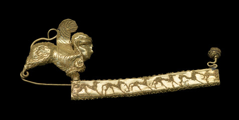 Etruscan gold fibula (metal brooch)