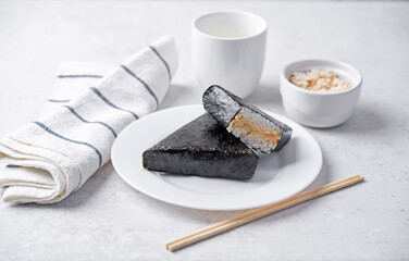 Yaki onigiri, Japanese triangular rice balls stuffed with tuna and spice sauce - 785728419