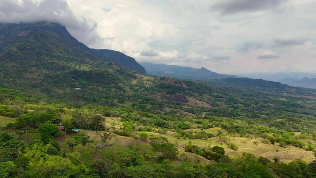 Paisajes en el suroeste antioque&ntilde;o, Puente Iglesias, Antioquia, Colombia.