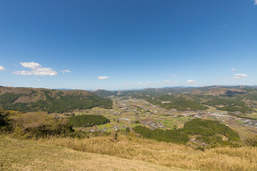 Fototapeta na wymiar 山頂広場の景色（大分県玖珠町）