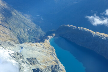 Berge im Süden von Neuseeland aus der Sicht des Flugzeuges