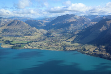 Berge im Süden von Neuseeland aus der Sicht des Flugzeuges