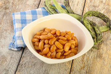 White bean in tomato sauce
