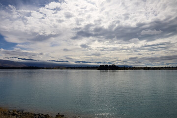 Wunderschöne Landschaft in Neuseeland am Lake Tekapo mit Blick auf die Berge im Hintergrund