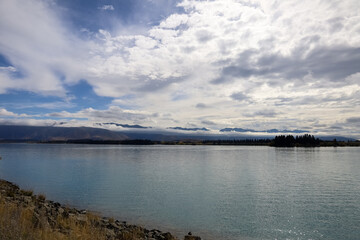 Wunderschöne Landschaft in Neuseeland am Lake Tekapo mit Blick auf die Berge im Hintergrund