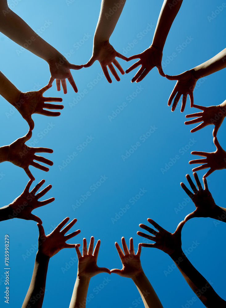 Aufkleber circle, unity and teamwork with hands with sky for trust with community. earth day, eco and recyclin