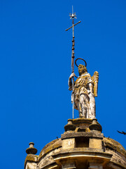Saint Raphaël, surplombant la tour clocher de la mosquée cathédrale de Cordoue