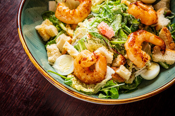 salad with shrimps