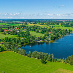 Die Region Uffing am Staffelsee an einem herrlichen Sommertag von oben