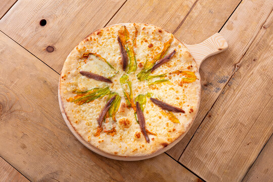 pizza, fiori, alici, zucca, bianca, bassa, romana, ruota, carro, italia, pizzeria, vassoio, legno, napoli, tipico, mozzarella, tavolo, piano, legno, abete, per, impalcatura, tavole, asse, grezzo, edil