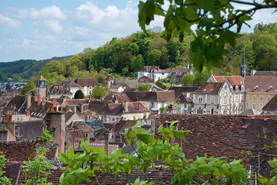 Tonnerre, Bourgogne, France, Blick von der &Eacute;glise Saint-Pierre auf die Stadt