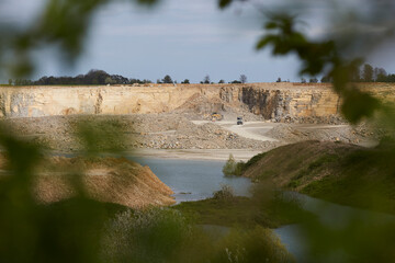 Blick in den Steinbruch zwischen Anröchte-Erwitte, Kreis Soest, NRW, Deutschland