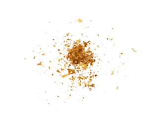 mucchio di briciole di pane o dolce marrone biscotto scontornate su sfondo trasparente per sovrapposizione