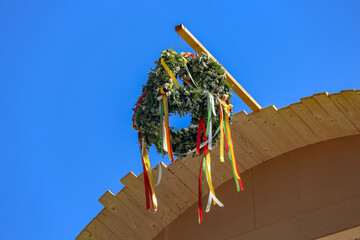 topping-out wreath