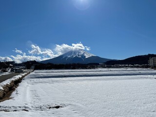 冬の里山と富士