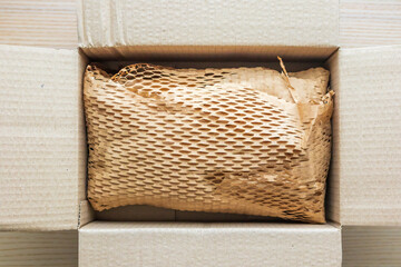 Eco friendly brown paper honeycomb wrap for product packaging parcel carton box - 786484620