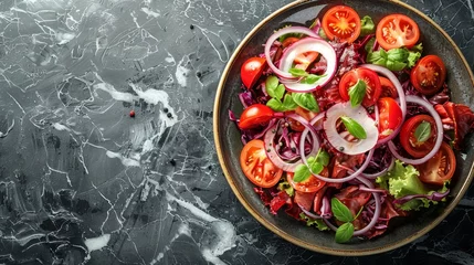 Foto op Plexiglas  lettuce, tomatoes, onions, and tomato slices against a black marble background © Jevjenijs