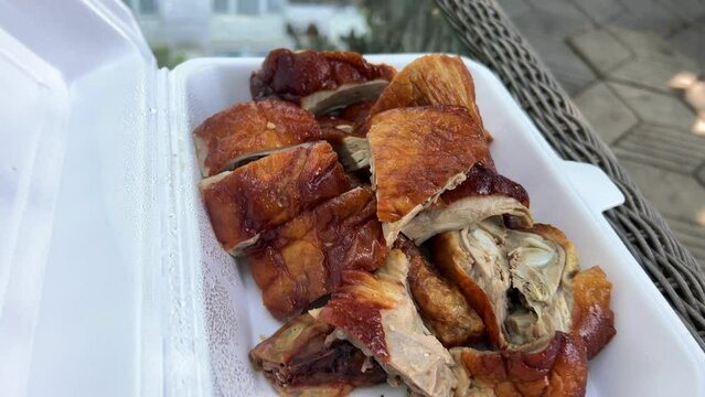 roast duck, duck is an indispensable dish during Lunar New Year. Doan Ngo Tet holiday