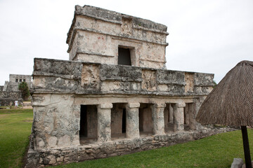 Fototapeta premium Mexico ruins of the Mayan city of Tulum on an ordinary winter day