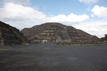 Fototapeta na wymiar Mexico Teotihuacan view on a normal winter day