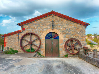 Obraz premium old wooden church