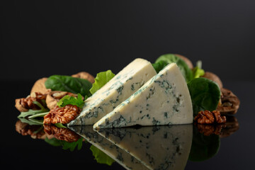 Blue cheese with walnuts and fresh greens. - 786592426